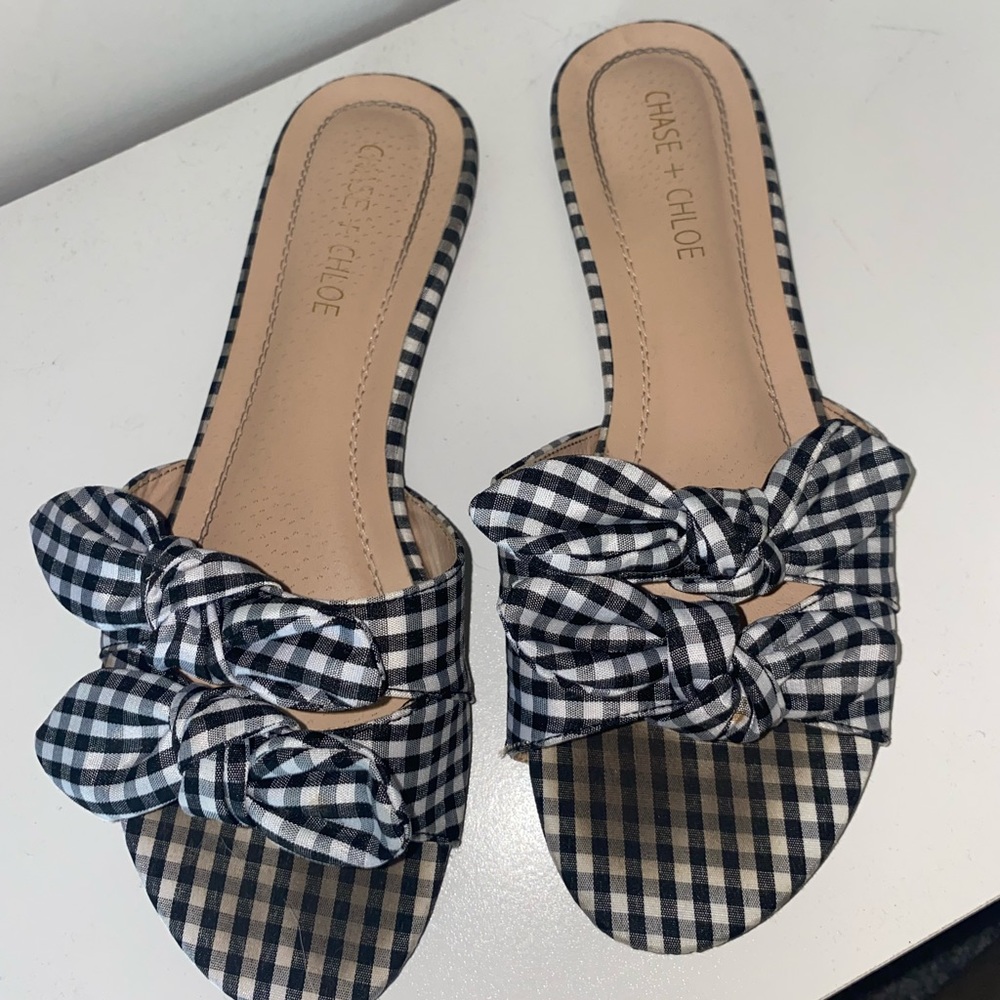 CHASE + CHLOE CHECKERED SLIP ON’S - Picture 2 of 2